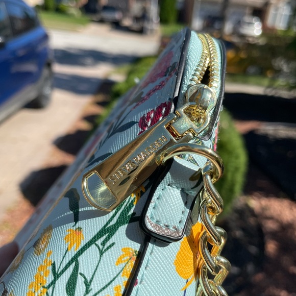 New Steve Madden Floral Crossbody Purse - Picture 7 of 7